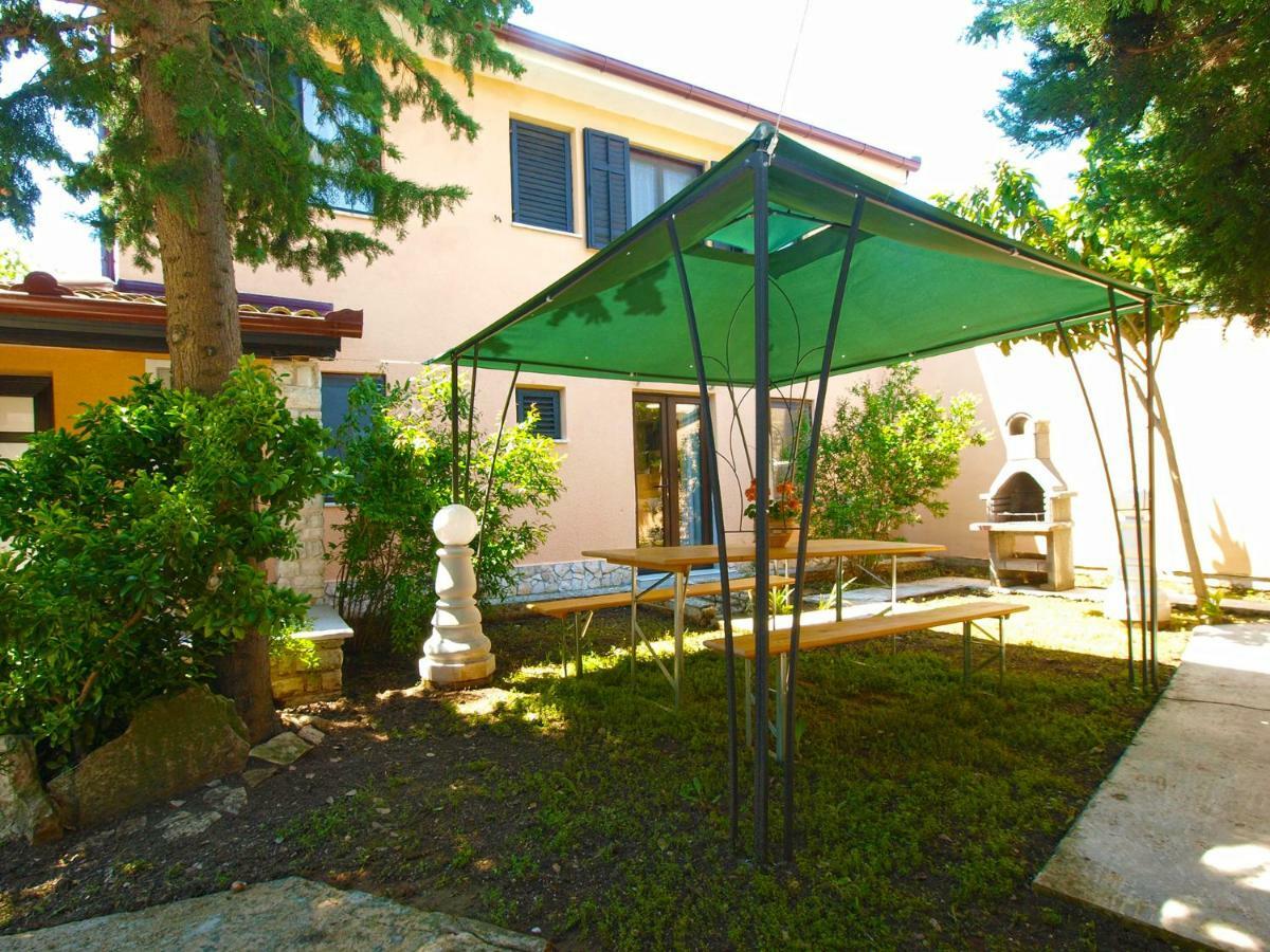 House Puntizela 747 Villa Pula Luaran gambar
