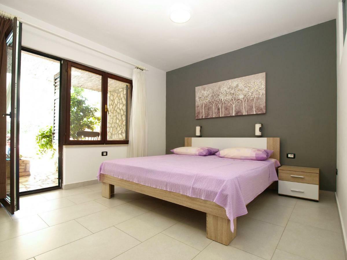 House Puntizela 747 Villa Pula Luaran gambar