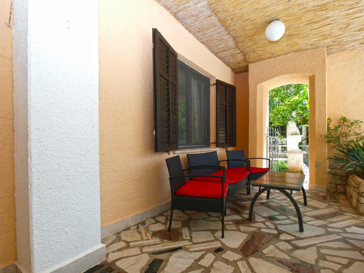 House Puntizela 747 Villa Pula Luaran gambar