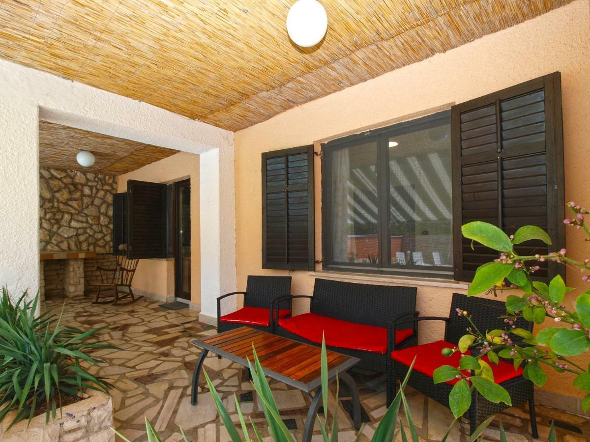 House Puntizela 747 Villa Pula Luaran gambar