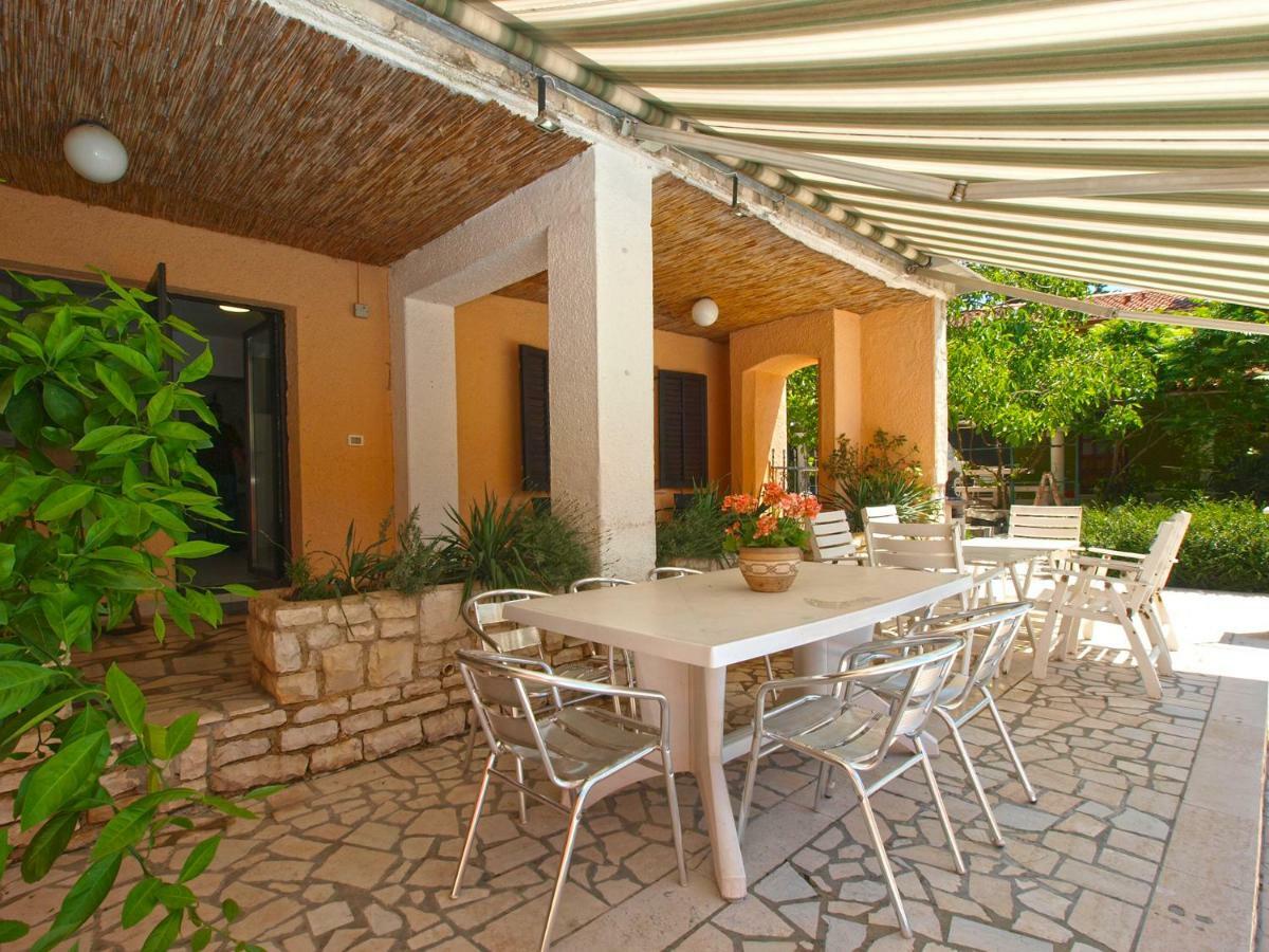 House Puntizela 747 Villa Pula Luaran gambar